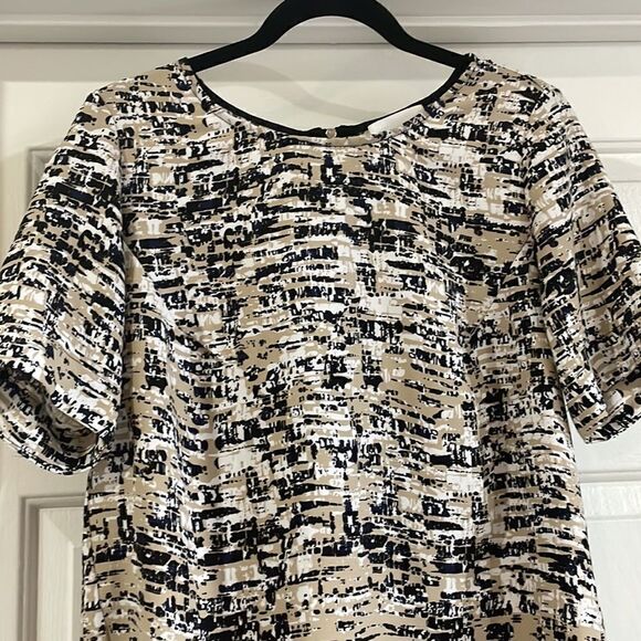 Dalia Shift Dress - Picture 3 of 6